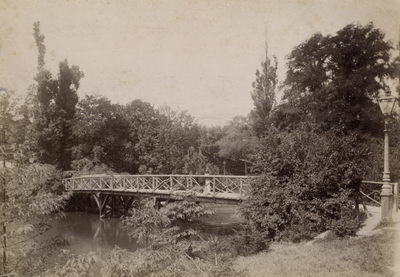 221792 Gezicht op de Knuppelbrug over de Stadsbuitengracht te Utrecht.